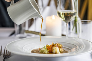 En av de gode rettene på Gloppen Hotell serveres